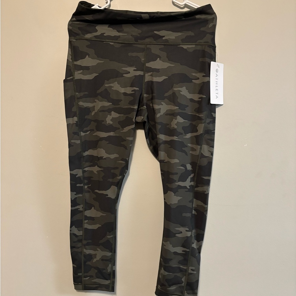 Athleta Ultimate 7/8 Tight Camo Leggings - Black and Green